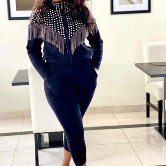 Clothes and crafts - Picture 5 of 7